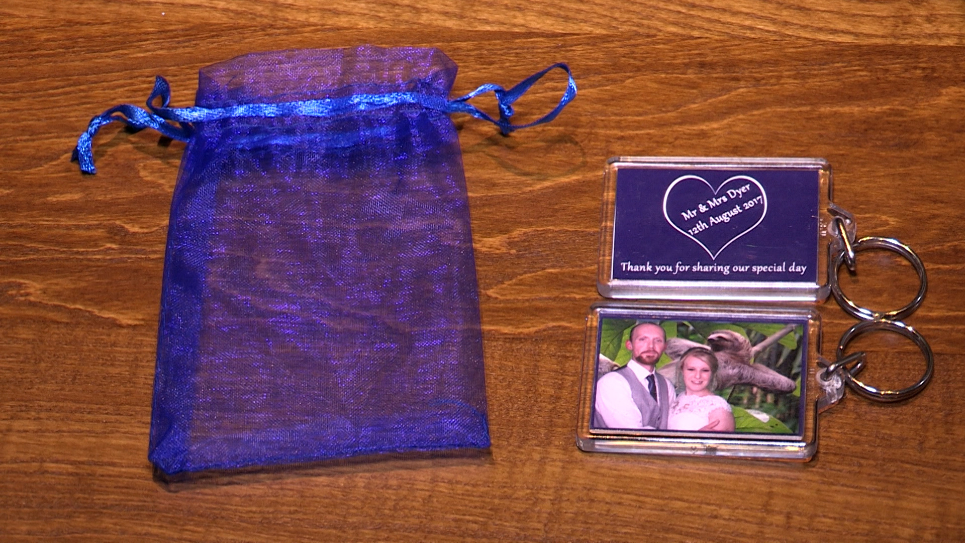 keyring wedding favours