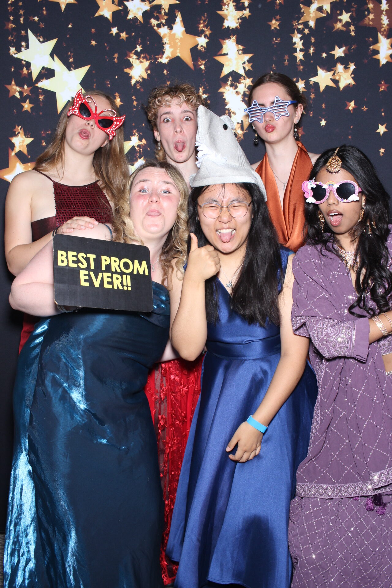 Prom photo booth pose